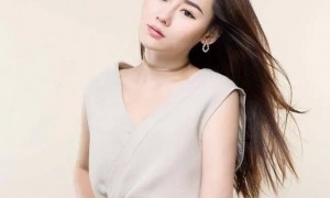 她被称为“翻版张柏芝”，5年前被男友划伤面部，如今改名直播带货还房贷