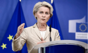 被逼到墙角后，泽连斯基正面硬刚特朗普，一句话怼得西方集体失声