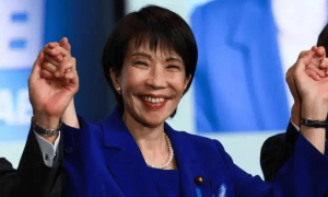 局势恶化!美军南海坠机后,新的“大鱼”浮出水面,马科斯逼中国上审判台,中方立场坚定